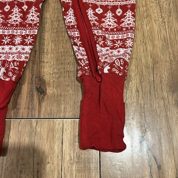 Little Sleepies Christmas Zippy 3-6 months pajama - Picture 4 of 6